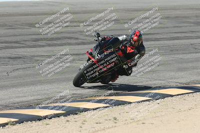 media/Oct-13-2025-Moto Forza (Mon) [[a66d839500]]/3-B Group/Session 2 (Bowl)/
